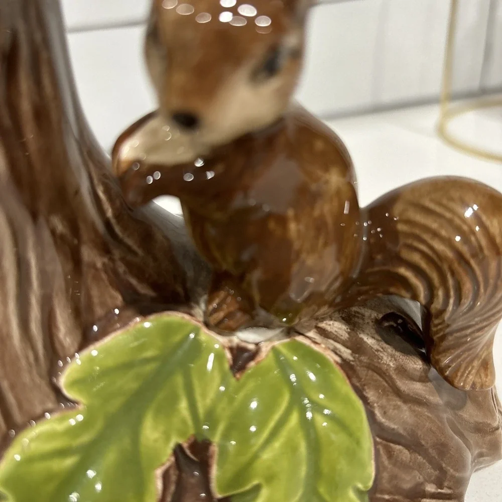 otagiri 1979 Musical Squirrels with tree stump Plays 